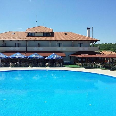 Hotel Bazeni Baikal Topola Esterno foto