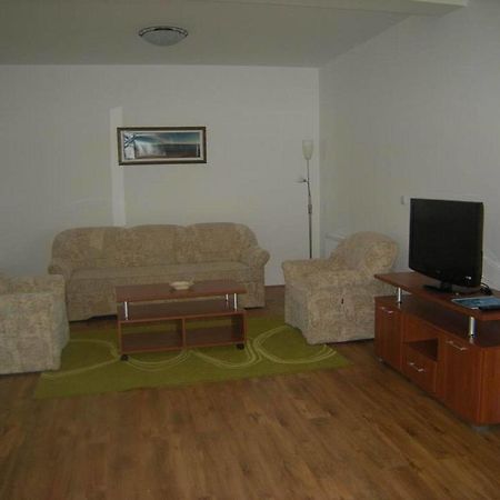 Hotel Bazeni Baikal Topola Esterno foto