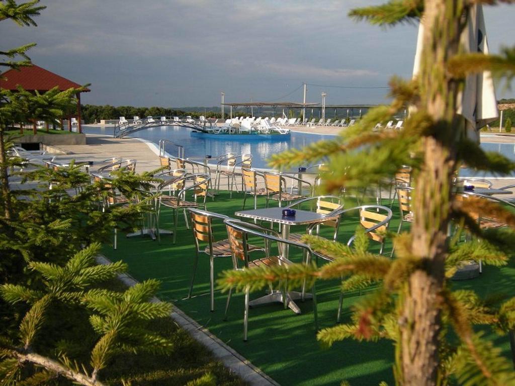 Hotel Bazeni Baikal Topola Esterno foto